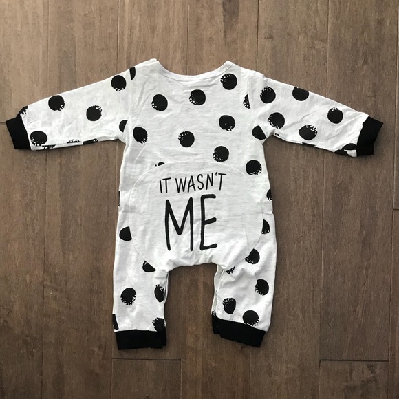 NWT Gap Baby Girl/'s 1 Pc Bodysuit LS 6-12M Striped Dots Free Shipping New